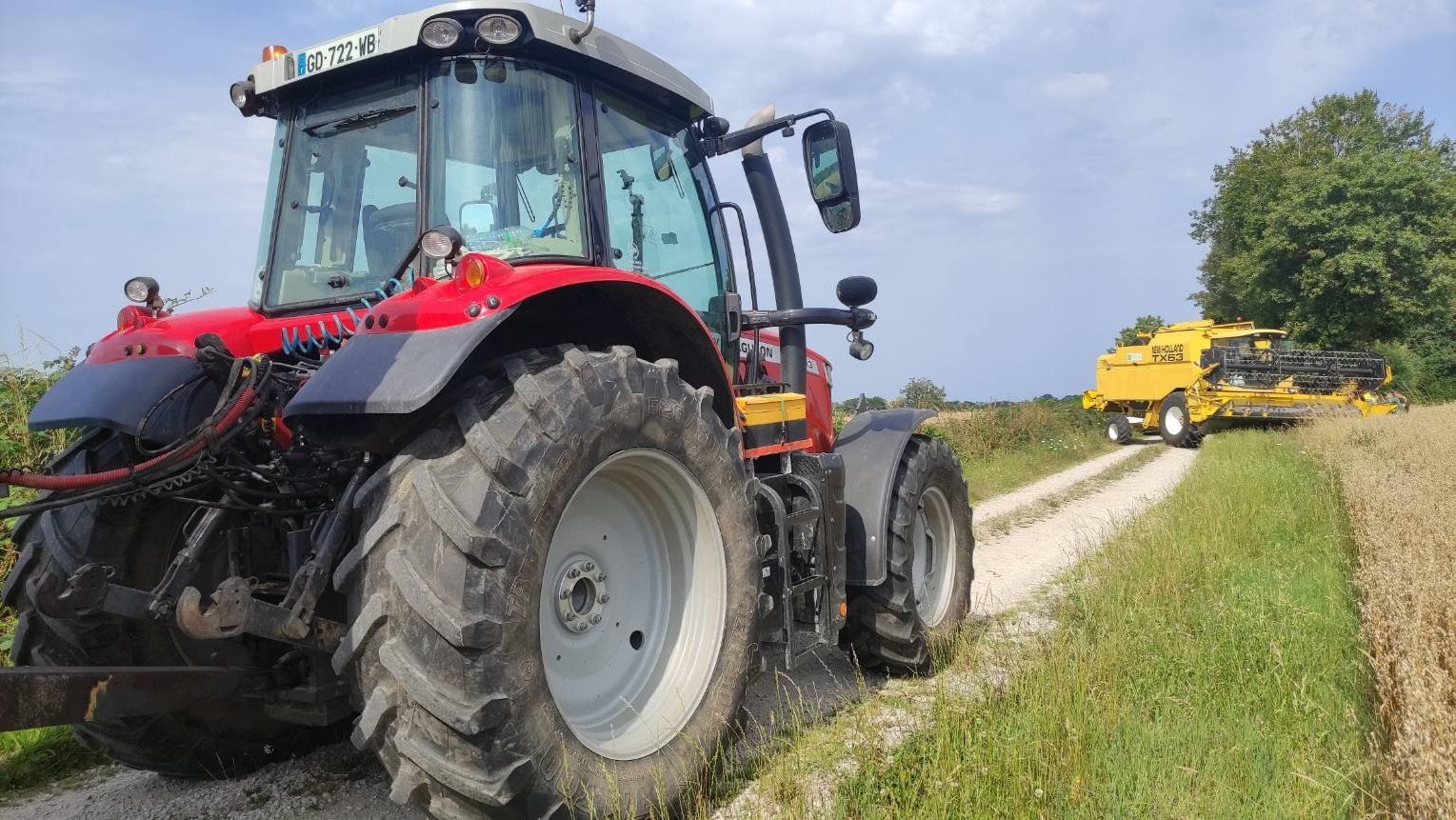 Traktor от тип Massey Ferguson 6713 S, Gebrauchtmaschine в Le Horps (Снимка 11)