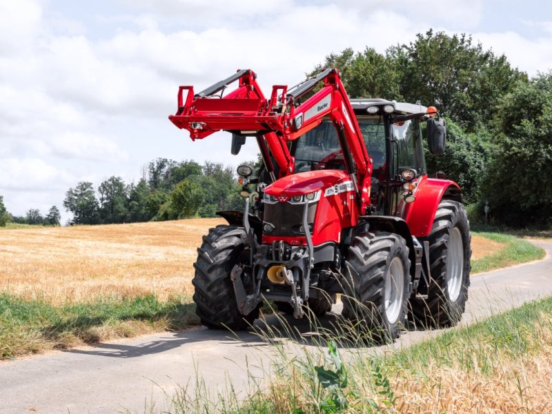 Traktor типа Massey Ferguson 6714 S VT Druckluft, Frontlader 40/50 km/H, Gebrauchtmaschine в Schutterzell (Фотография 1)