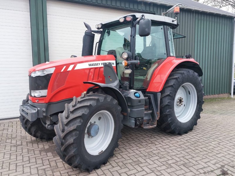 Traktor of the type Massey Ferguson 6714S Dyna 6, Gebrauchtmaschine in Witte paarden (Picture 1)