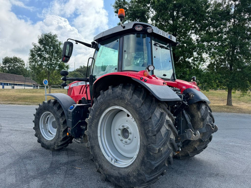 Traktor del tipo Massey Ferguson 6715 S DYNA 6 EXCLUSIVE . DESTOCKAGE, Gebrauchtmaschine en UZERCHE (Imagen 4)