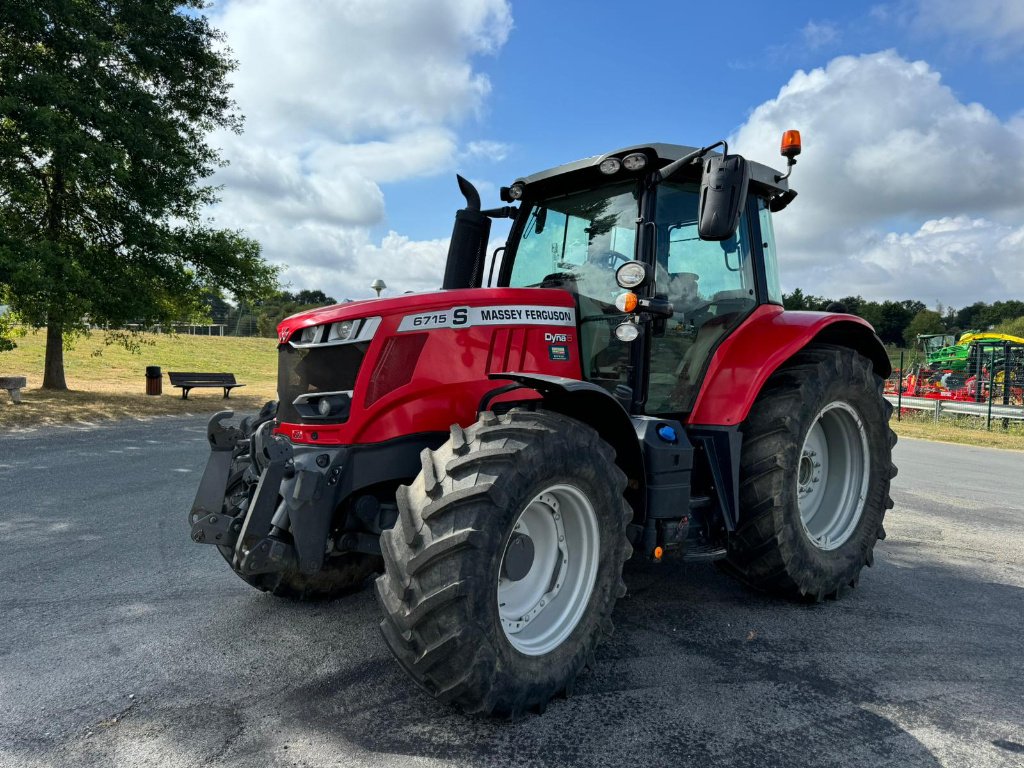 Traktor типа Massey Ferguson 6715 S DYNA 6 EXCLUSIVE . DESTOCKAGE, Gebrauchtmaschine в UZERCHE (Фотография 2)