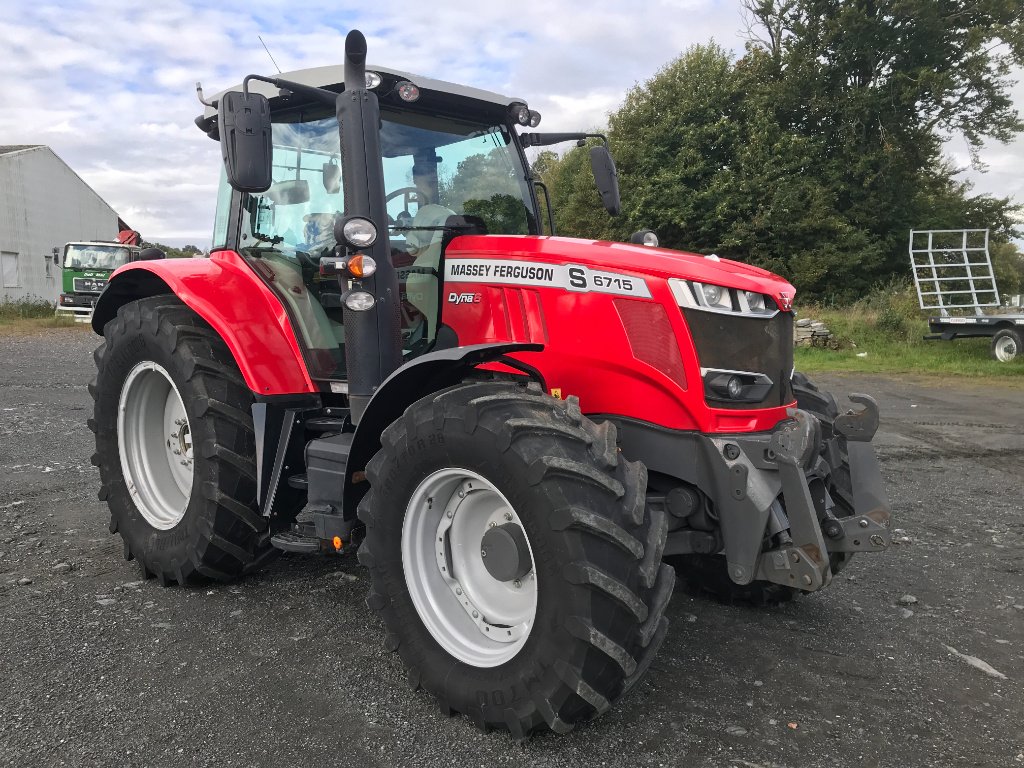 Traktor от тип Massey Ferguson 6715 S DYNA 6 EXCLUSIVE . DESTOCKAGE, Gebrauchtmaschine в UZERCHE (Снимка 1)