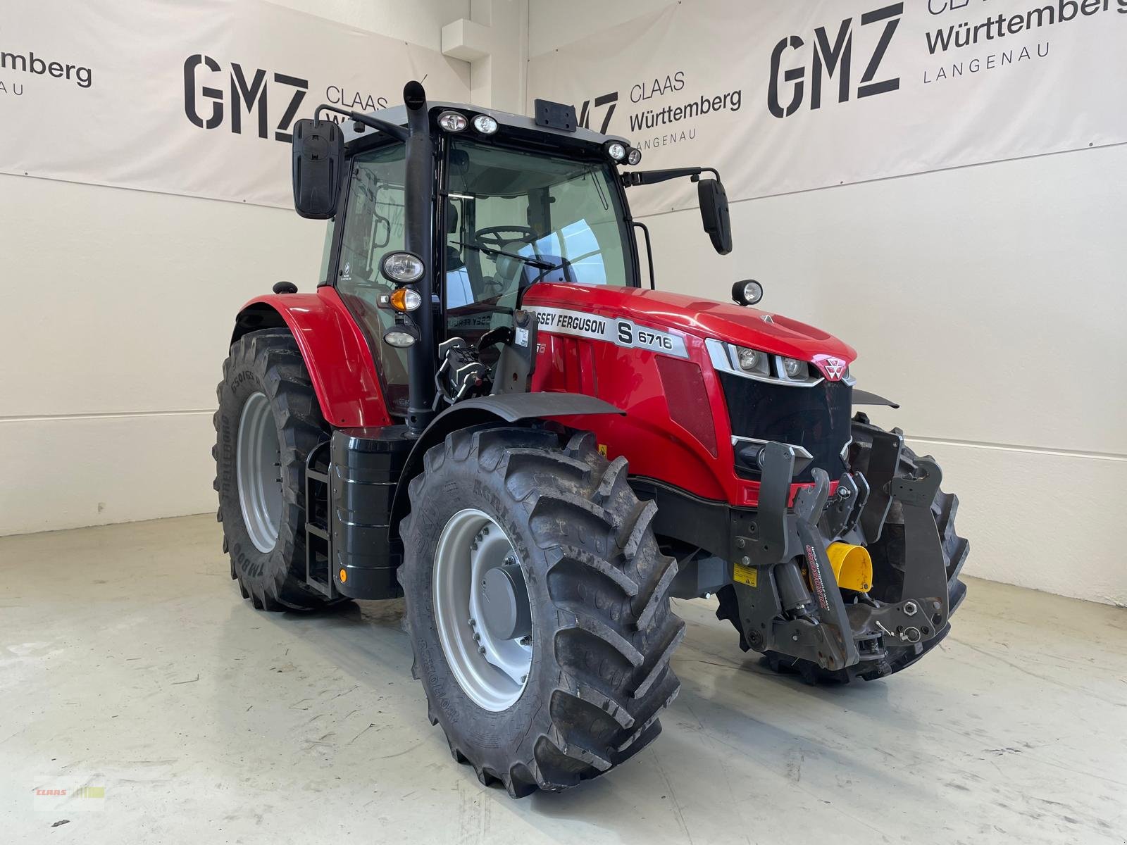 Traktor van het type Massey Ferguson 6716 S, Gebrauchtmaschine in Langenau (Foto 2)