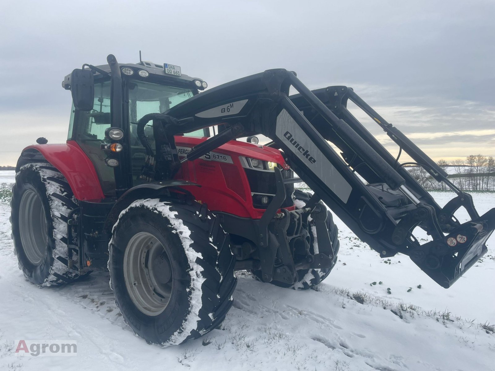 Traktor от тип Massey Ferguson 6716S Dyna-VT EXCLUSIVE, Gebrauchtmaschine в Meißenheim-Kürzell (Снимка 1)