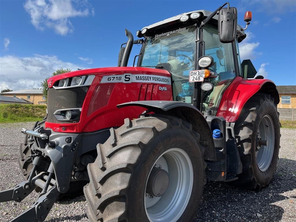 Traktor Türe ait Massey Ferguson 6718S Dyna VT Exclusive Meget lavt timetal, Gebrauchtmaschine içinde Støvring (resim 2)