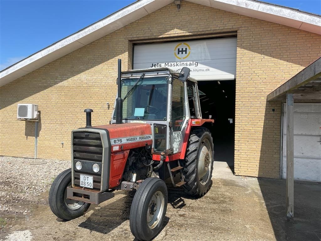 Traktor типа Massey Ferguson 675 SpeedShift Velholdt, Gebrauchtmaschine в Rødding (Фотография 1)