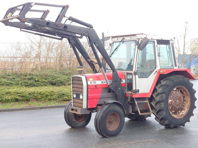 Traktor Türe ait Massey Ferguson 675, Gebrauchtmaschine içinde Wieringerwerf (resim 1)