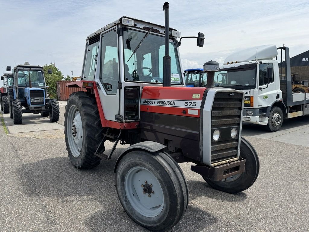 Traktor van het type Massey Ferguson 675, Gebrauchtmaschine in Callantsoog (Foto 3)