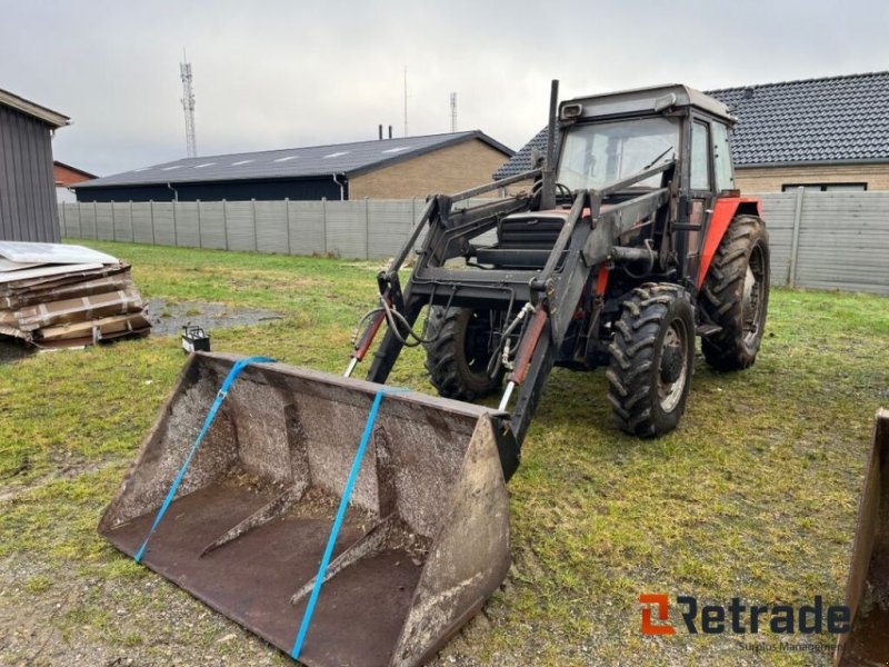 Traktor типа Massey Ferguson 675, Gebrauchtmaschine в Rødovre (Фотография 1)