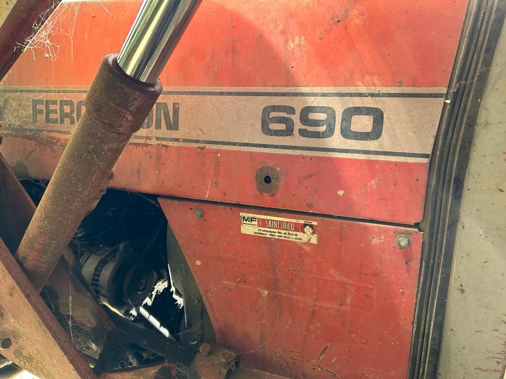 Traktor typu Massey Ferguson 690 2RM, Gebrauchtmaschine v Aubiet (Obrázek 7)