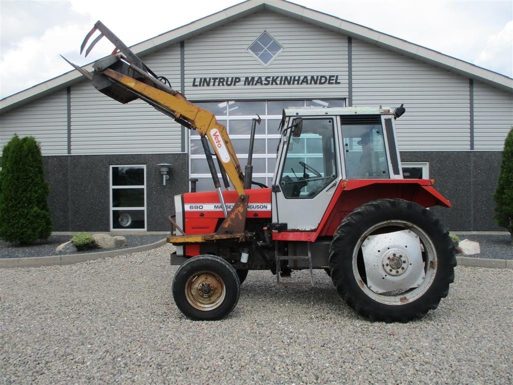 Traktor Türe ait Massey Ferguson 690-speedshift med hyrdralisk læsser med 3. funktion, Gebrauchtmaschine içinde Lintrup (resim 7)