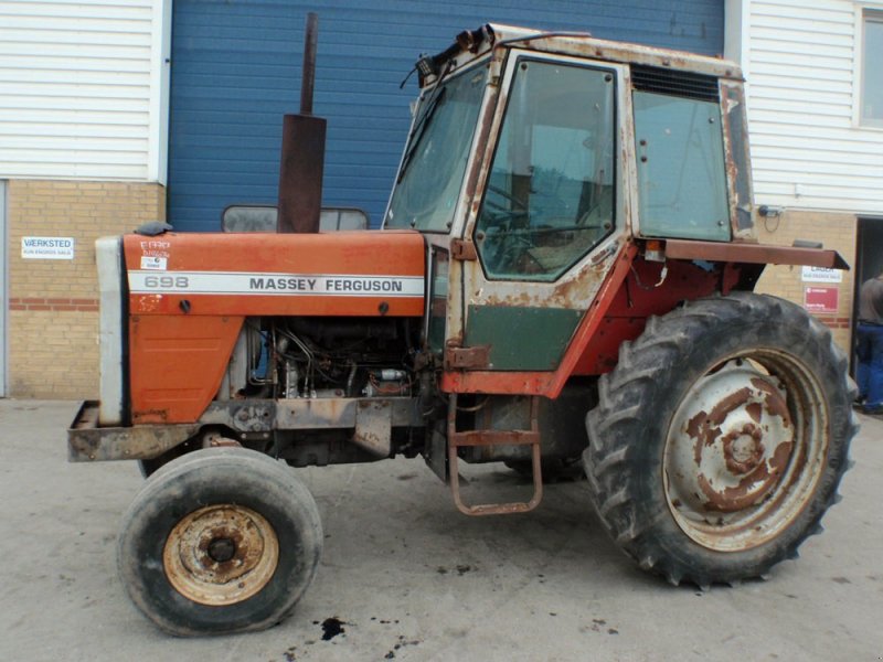 Traktor от тип Massey Ferguson 698, Gebrauchtmaschine в Viborg (Снимка 1)