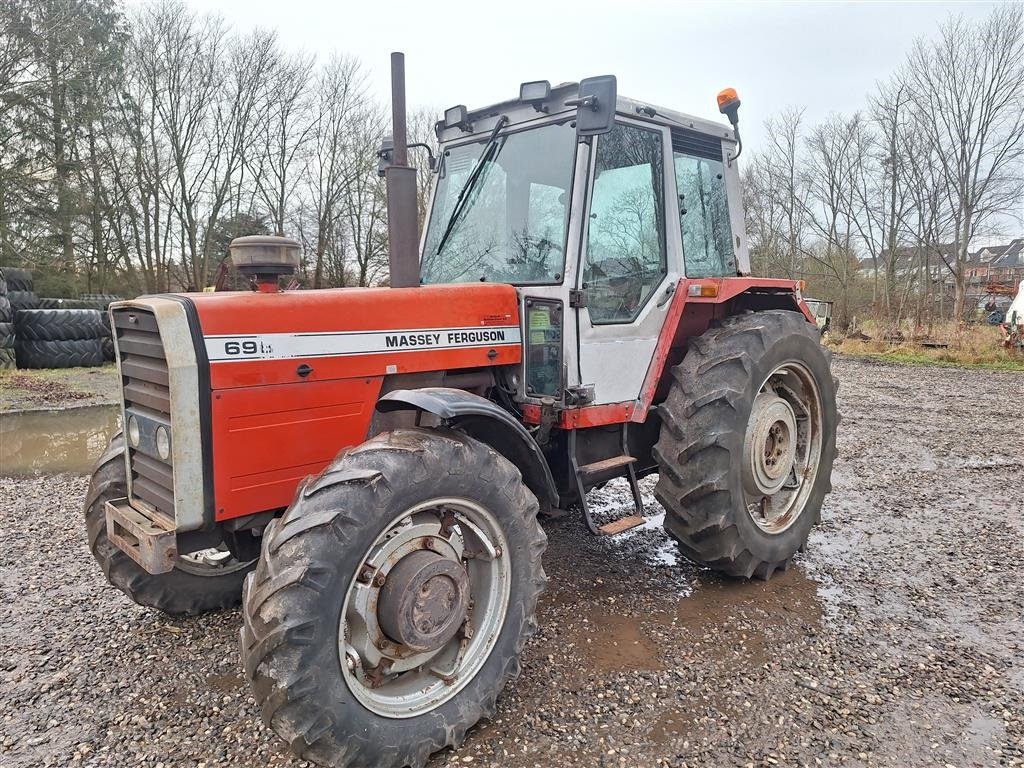 Traktor типа Massey Ferguson 698, Gebrauchtmaschine в Kolind (Фотография 1)