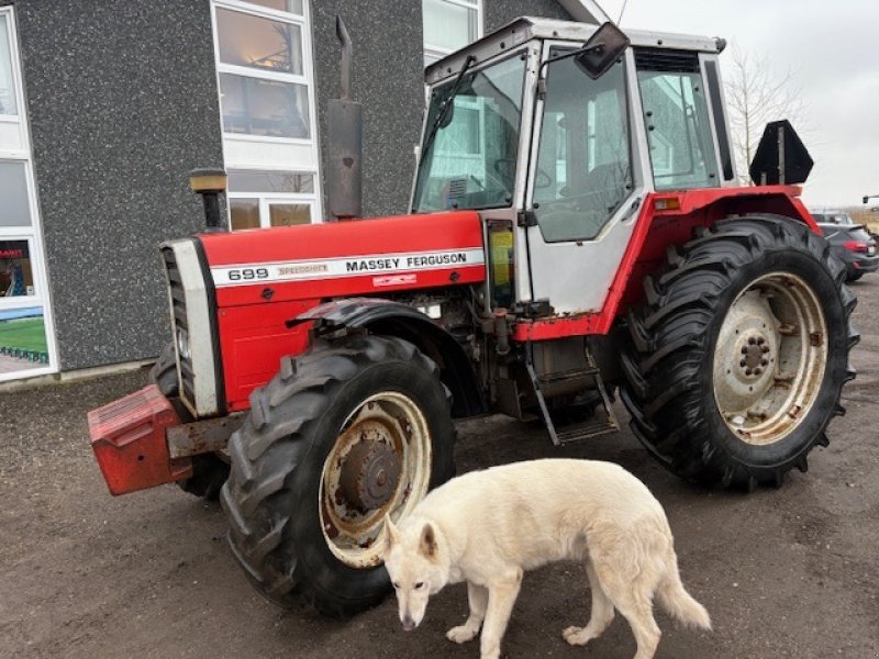 Traktor типа Massey Ferguson 699 Sped Shift FRONTVÆGTE, Gebrauchtmaschine в Dronninglund (Фотография 1)