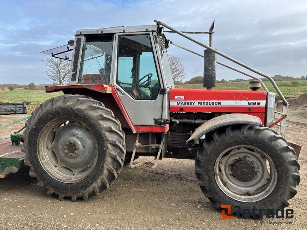 Traktor Türe ait Massey Ferguson 699, Gebrauchtmaschine içinde Rødovre (resim 5)