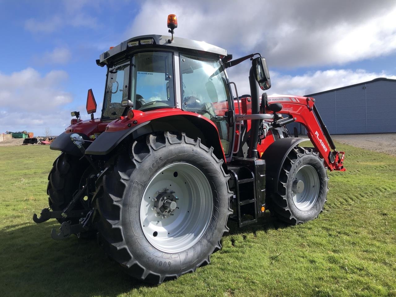 Traktor des Typs Massey Ferguson 6S 155 DYNA 6, Gebrauchtmaschine in Videbæk (Bild 4)