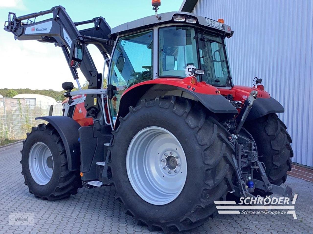 Traktor des Typs Massey Ferguson 6S.145 DYNA-VT EXCLUSIVE, Neumaschine in Norden (Bild 7)