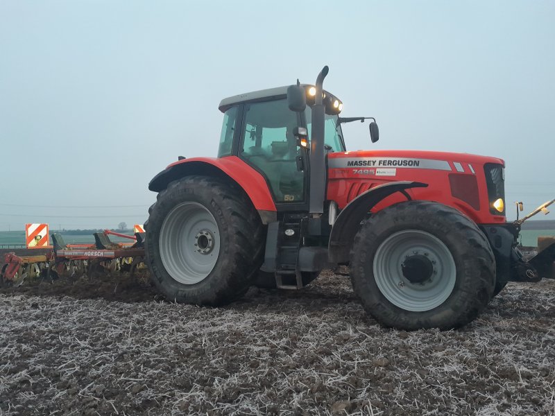 Traktor des Typs Massey Ferguson 7495, Gebrauchtmaschine in Rittershausen (Bild 1)