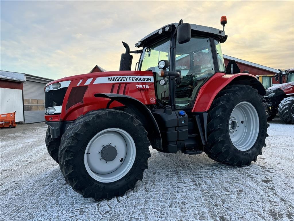 Traktor tip Massey Ferguson 7615 Dyna VT KUN 4700 TIMER OG FULD AFFJEDRING!, Gebrauchtmaschine in Nørager (Poză 2)