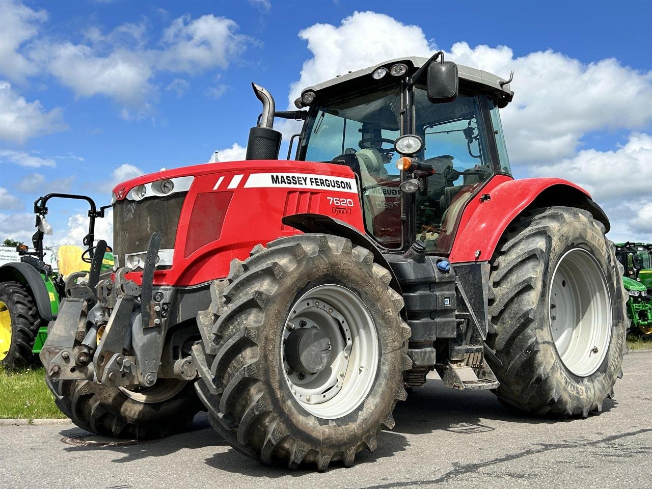 Traktor van het type Massey Ferguson 7620 DynaVT, Gebrauchtmaschine in Zweibrücken (Foto 2)