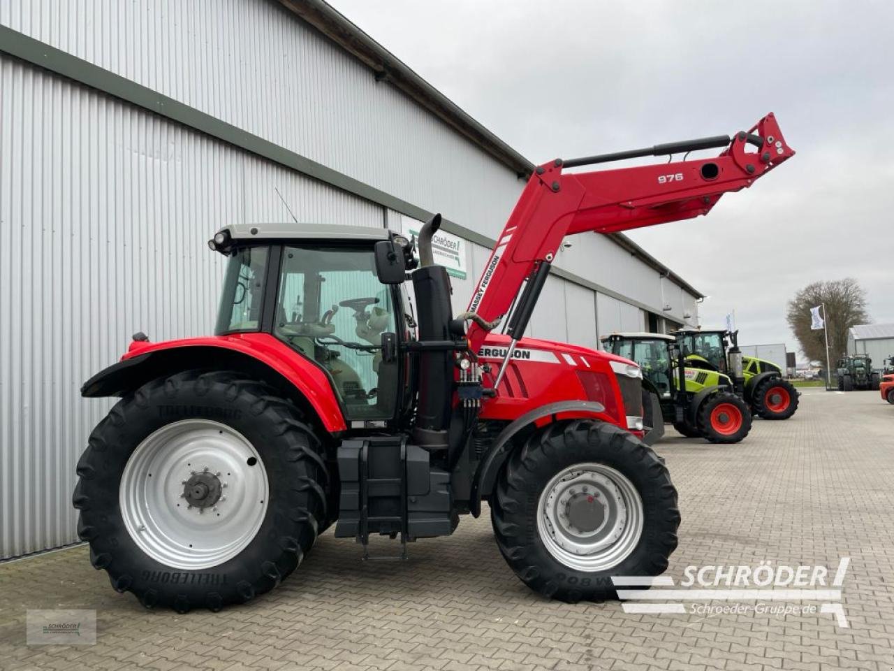 Traktor of the type Massey Ferguson 7622 DYNA 6 EFFICIENT, Gebrauchtmaschine in Wildeshausen (Picture 2)