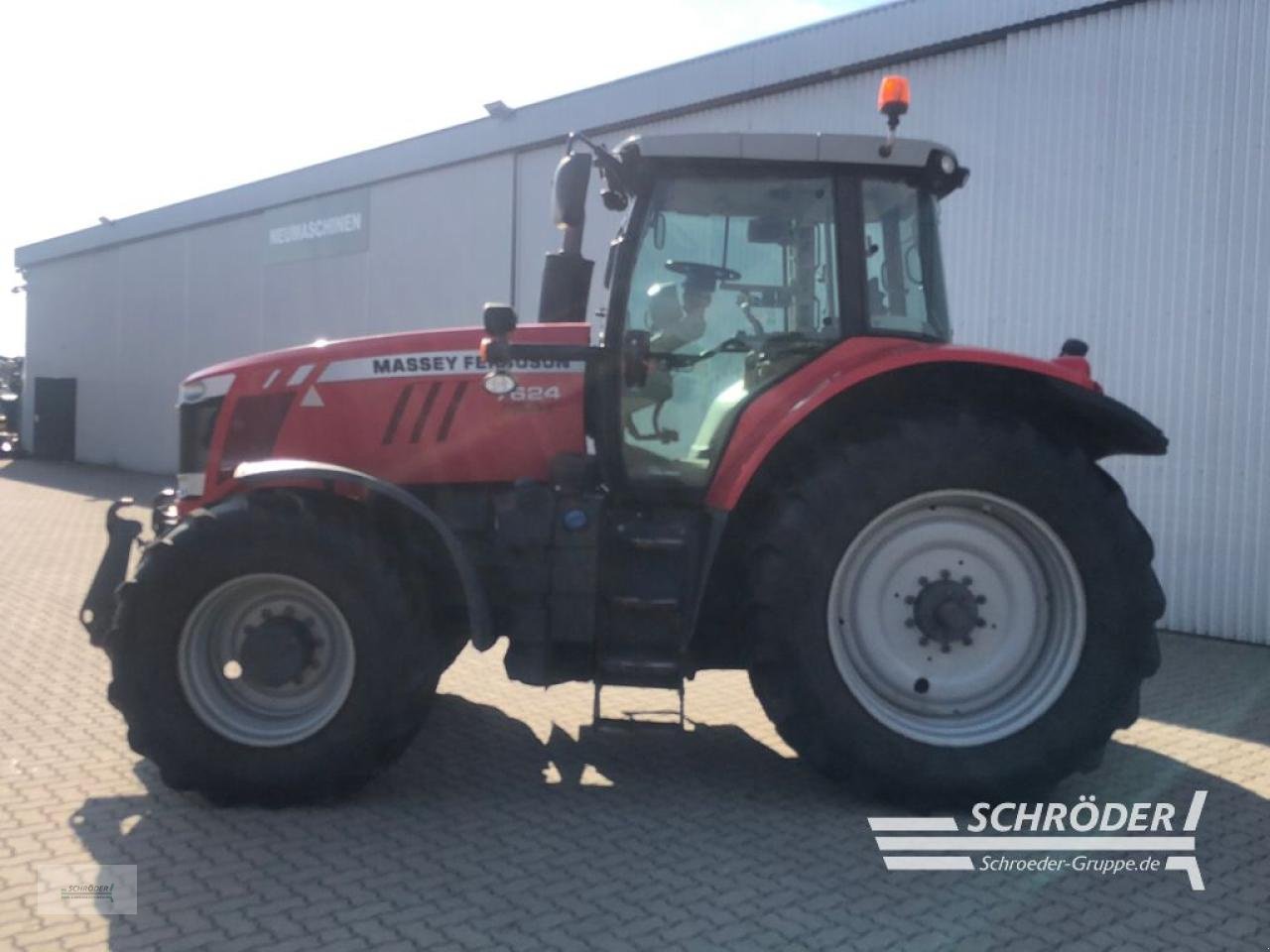 Traktor typu Massey Ferguson 7624 DYNA-VT EXCLUSIVE, Gebrauchtmaschine v Ahlerstedt (Obrázok 3)