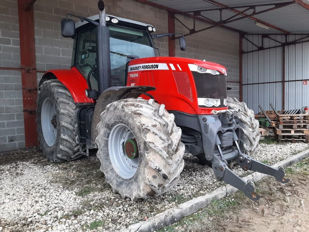 Traktor des Typs Massey Ferguson 7624 DYNA VT, Gebrauchtmaschine in PRÉFONTAINES (Bild 4)