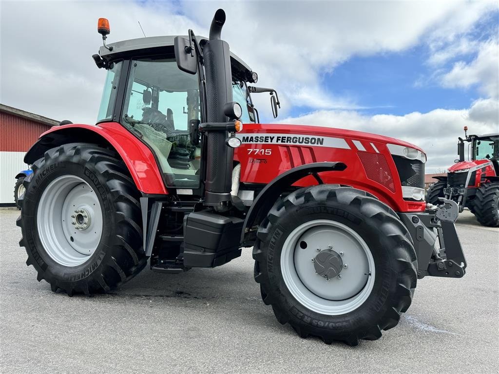 Traktor of the type Massey Ferguson 7715 Dyna 6 KUN 1100 TIMER!, Gebrauchtmaschine in Nørager (Picture 8)