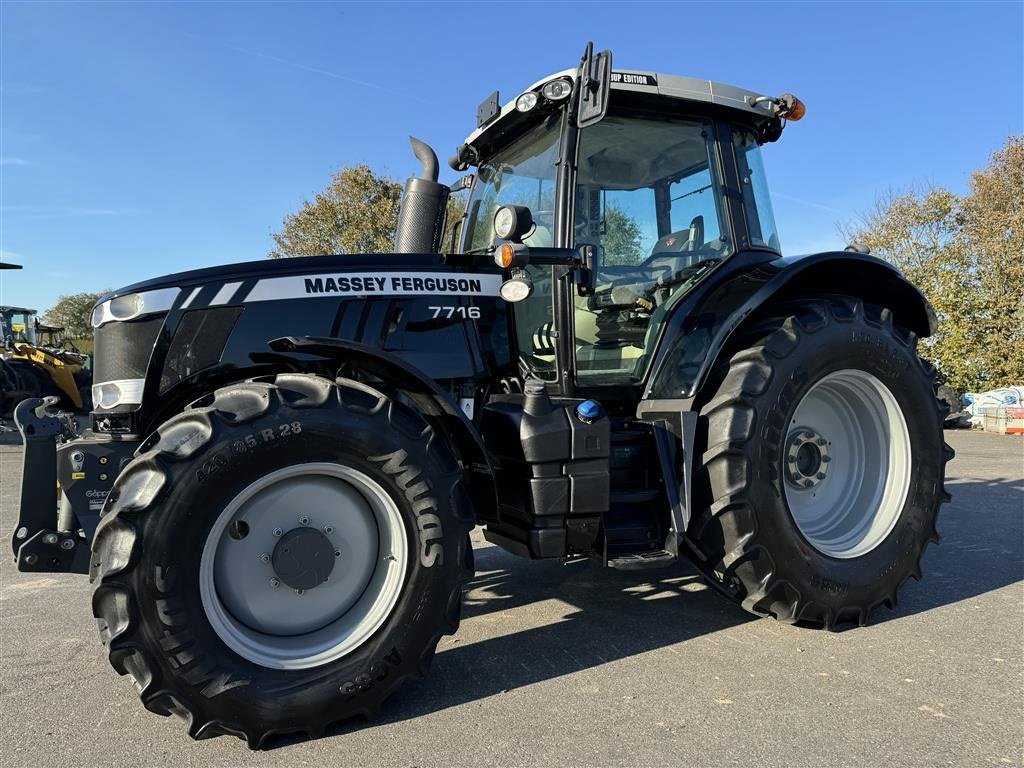 Traktor tip Massey Ferguson 7716 Dyna VT BLACK EDITION! KUN 1400 TIMER OG FRONT PTO!, Gebrauchtmaschine in Nørager (Poză 2)