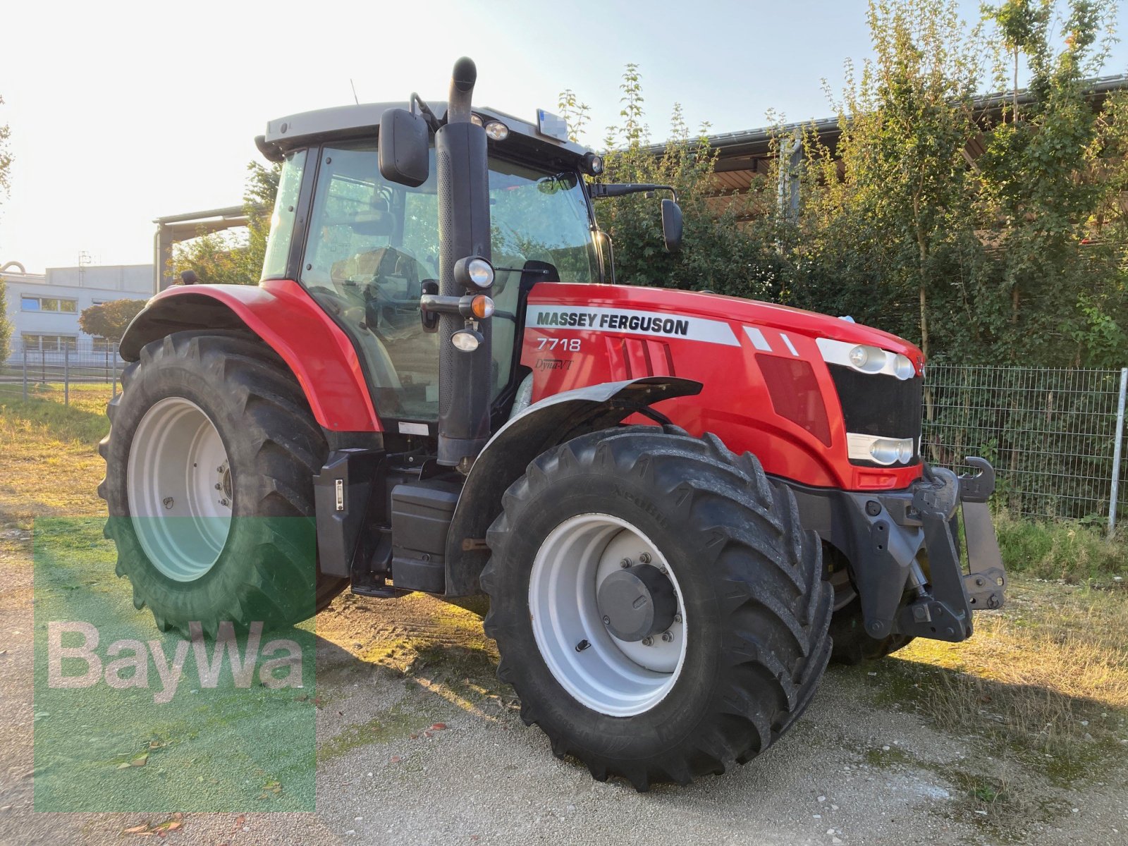 Traktor van het type Massey Ferguson 7718 DYNA VT EXCLUSIVE, Gebrauchtmaschine in Oettingen (Foto 2)