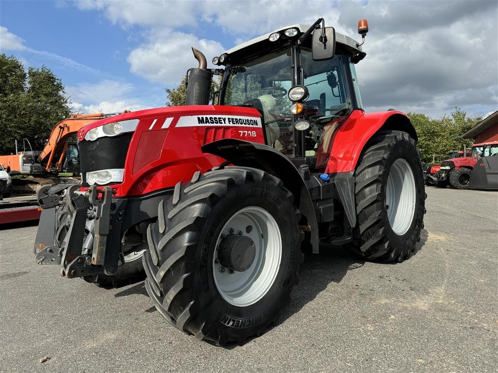 Traktor of the type Massey Ferguson 7718 Dyna VT KUN 3800 TIMER!, Gebrauchtmaschine in Nørager (Picture 1)