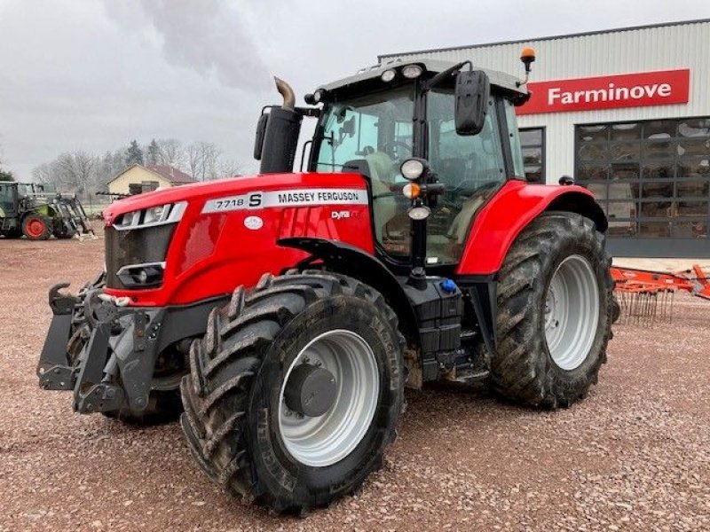 Traktor of the type Massey Ferguson 7718 S DVT EXCLUSIVE, Gebrauchtmaschine in UZEMAIN (Picture 1)