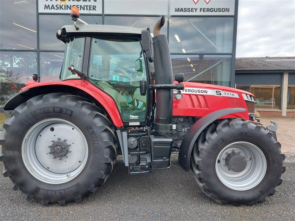 Traktor Türe ait Massey Ferguson 7718S Dyna 6 Essential Frontlift, Gebrauchtmaschine içinde Nykøbing M (resim 5)