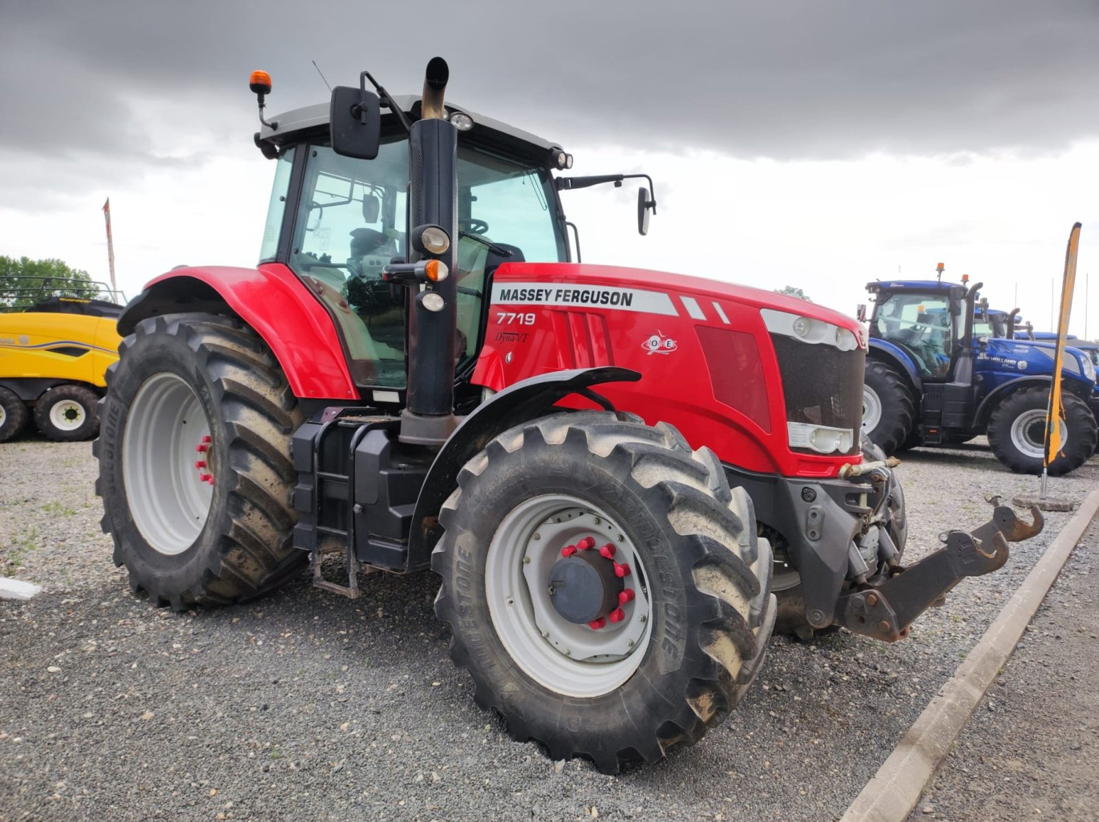 Traktor του τύπου Massey Ferguson 7719, Gebrauchtmaschine σε Laval (Φωτογραφία 2)