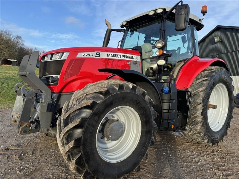 Traktor от тип Massey Ferguson 7719S Dyna VT Exclusive, Gebrauchtmaschine в Mariager (Снимка 1)