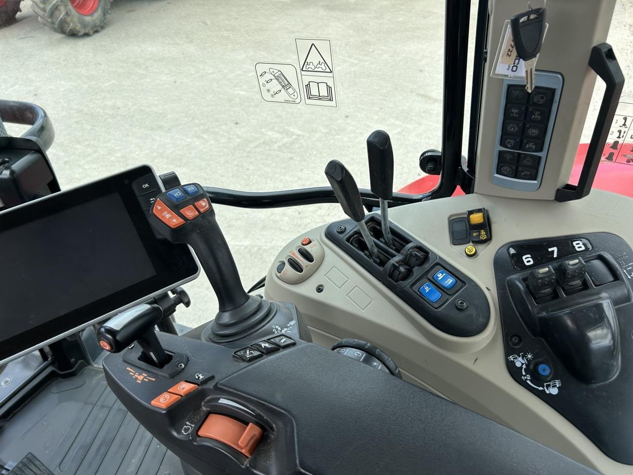 Traktor Türe ait Massey Ferguson 7722s Dyna6 EFF, Gebrauchtmaschine içinde Odder (resim 8)