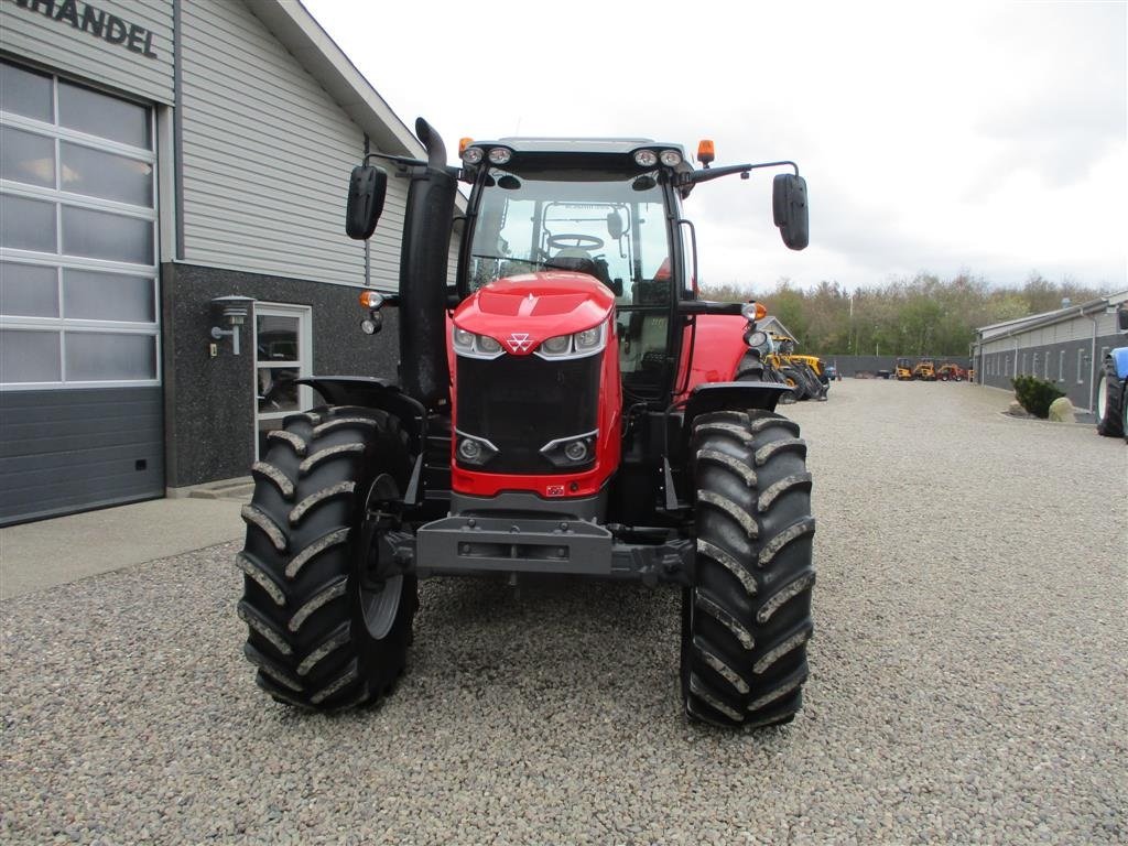 Traktor typu Massey Ferguson 7724S Dyna 6 Næsten ny traktor med få timer, Gebrauchtmaschine w Lintrup (Zdjęcie 8)