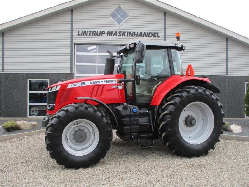 Traktor typu Massey Ferguson 7724S Dyna 6 Næsten ny traktor med få timer, Gebrauchtmaschine v Lintrup (Obrázek 1)