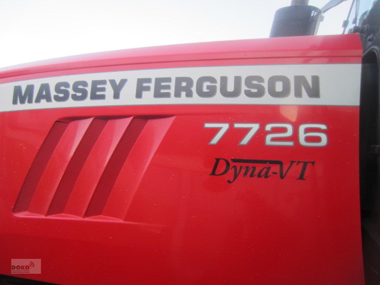 Traktor of the type Massey Ferguson 7726 DVT Exclusive, Gebrauchtmaschine in Schoenberg (Picture 2)