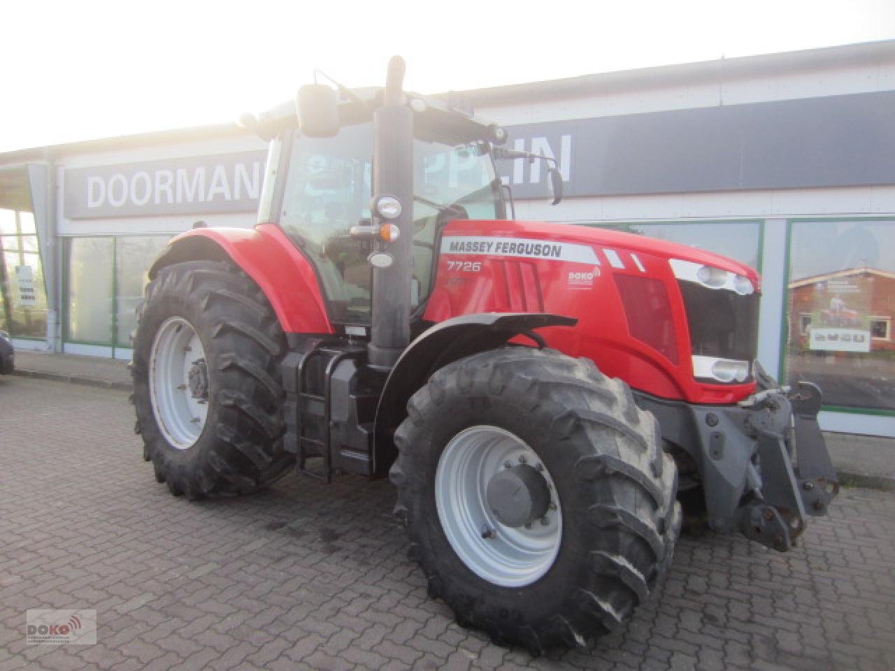 Traktor of the type Massey Ferguson 7726 DVT Exclusive, Gebrauchtmaschine in Schoenberg (Picture 8)