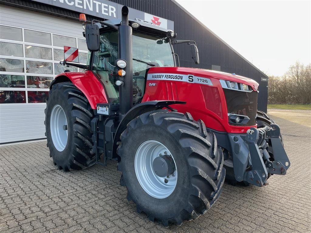 Traktor of the type Massey Ferguson 7726 Dyna 6 Exclusive., Gebrauchtmaschine in Hjørring (Picture 2)