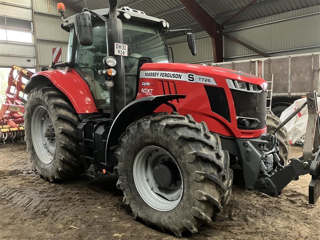 Traktor des Typs Massey Ferguson 7726S Dyna VT Exclusive Next, Gebrauchtmaschine in Roskilde (Bild 2)