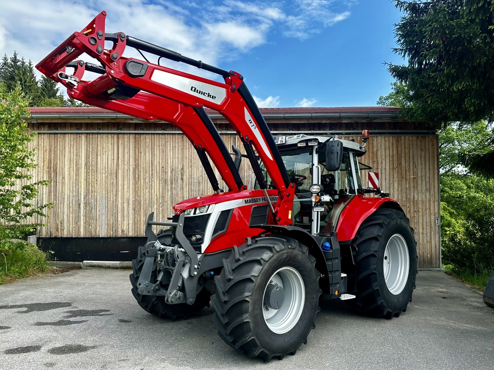 Traktor des Typs Massey Ferguson 7S Dyna VT exclusive, Gebrauchtmaschine in Rattiszell (Bild 1)