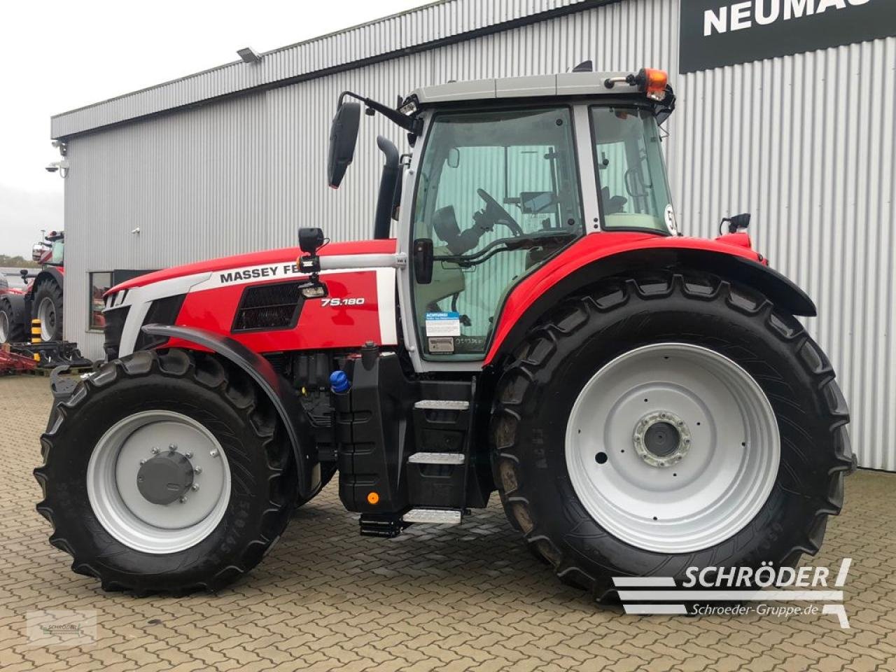 Traktor a típus Massey Ferguson 7S.180 DYNA-VT EFFICIENT, Neumaschine ekkor: Ahlerstedt (Kép 10)