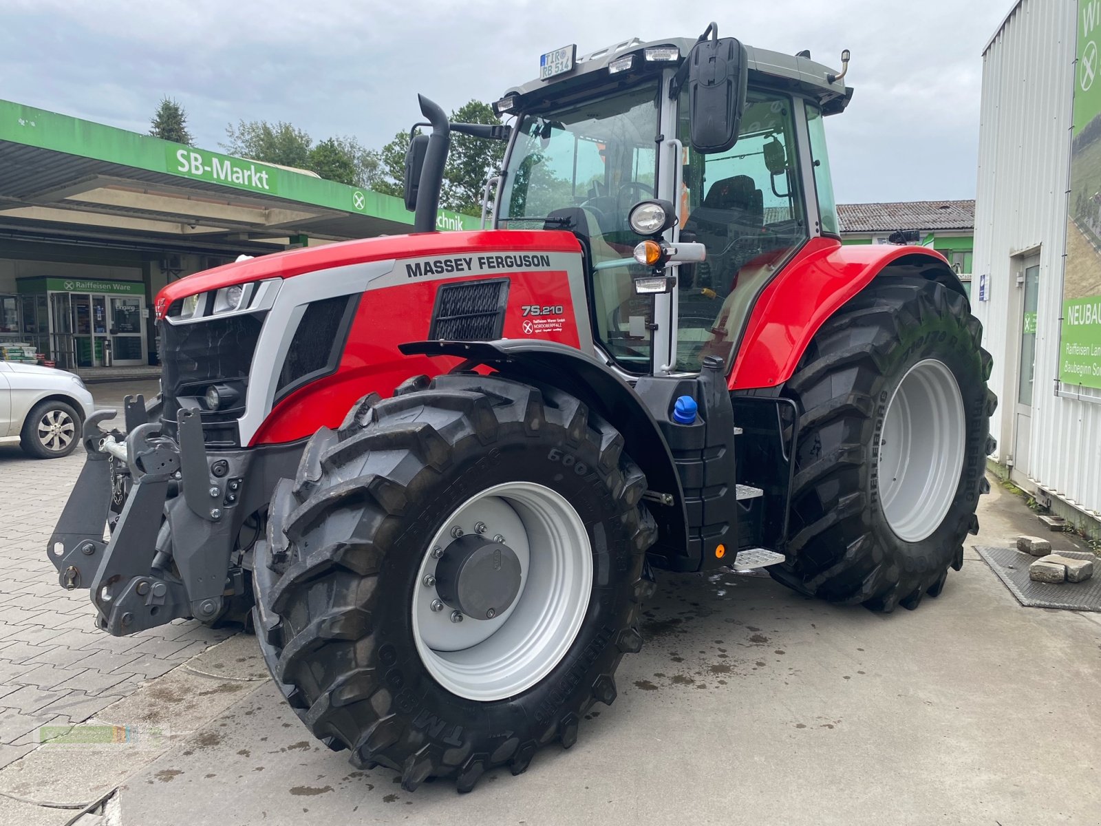 Traktor typu Massey Ferguson 7S.210 Dyna VT, Gebrauchtmaschine v Tirschenreuth (Obrázek 2)