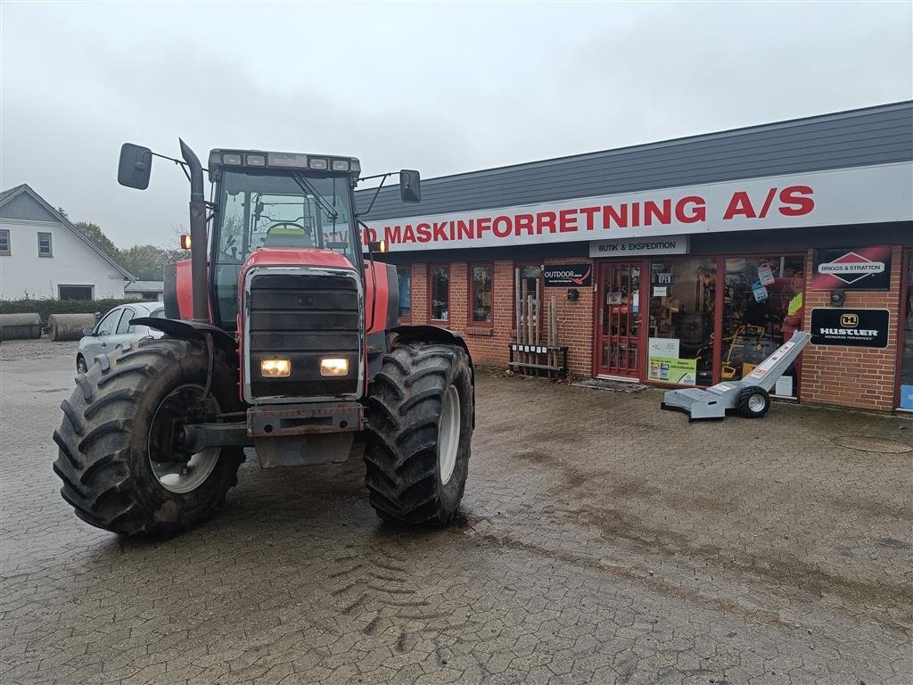 Traktor Türe ait Massey Ferguson 8140 Dyna Shift, Gebrauchtmaschine içinde Egtved (resim 3)