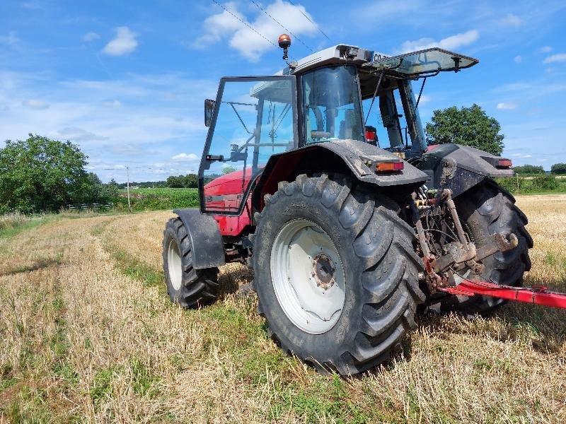 Traktor del tipo Massey Ferguson 8140, Gebrauchtmaschine en CHATEAUBRIANT CEDEX (Imagen 2)