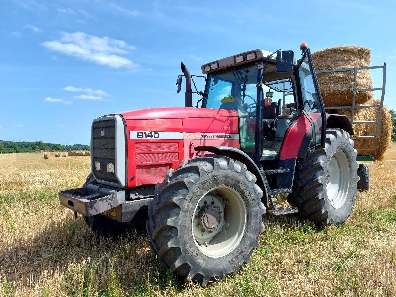 Traktor del tipo Massey Ferguson 8140, Gebrauchtmaschine en CHATEAUBRIANT CEDEX (Imagen 3)