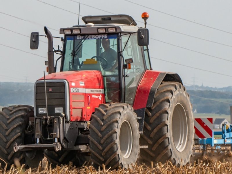 Traktor du type Massey Ferguson 8140, Gebrauchtmaschine en Forbach (Photo 1)