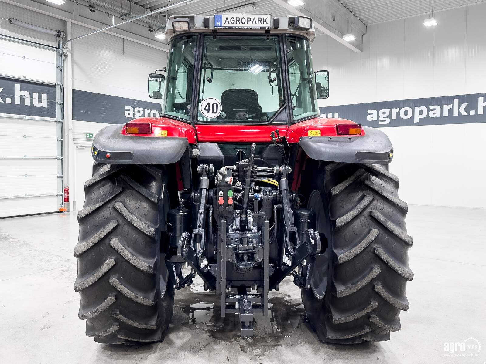 Traktor des Typs Massey Ferguson 8220, Gebrauchtmaschine in Csengele (Bild 5)